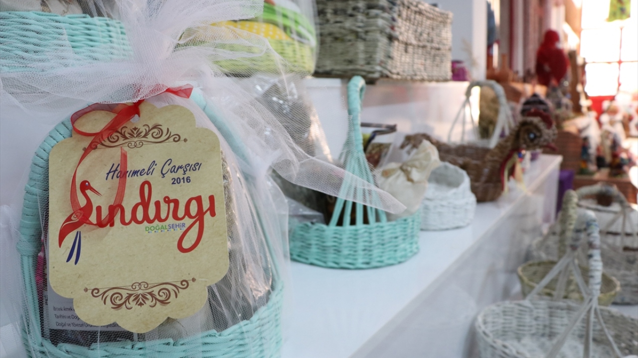 Üyelerden Ayşe Karaşahin de geniş bir ürün yelpazesine sahip olduklarını söyledi.