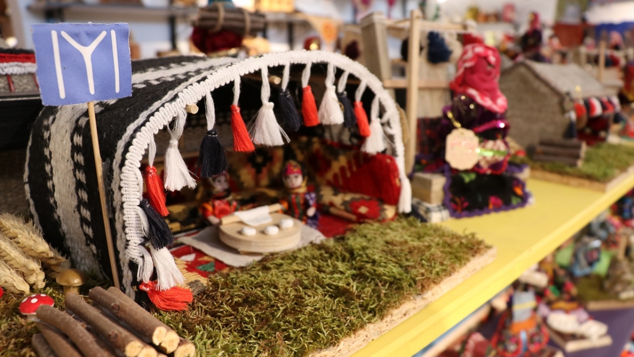 Zülfiye Koyuncu ise her şeyin doğal ve yöresel olmasına dikkat ettiklerini belirterek, kooperatifle satışların daha artacağını ifade etti.