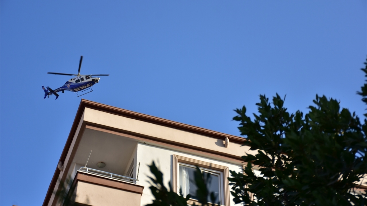 İnsansız Hava Araçları Büro Amirliği ekiplerinin drone ile destek verdiği, helikopter, dedektör köpeklerin de kullanıldığı ve 853 polisin görev aldığı operasyonda 26 zanlı yakalandı.