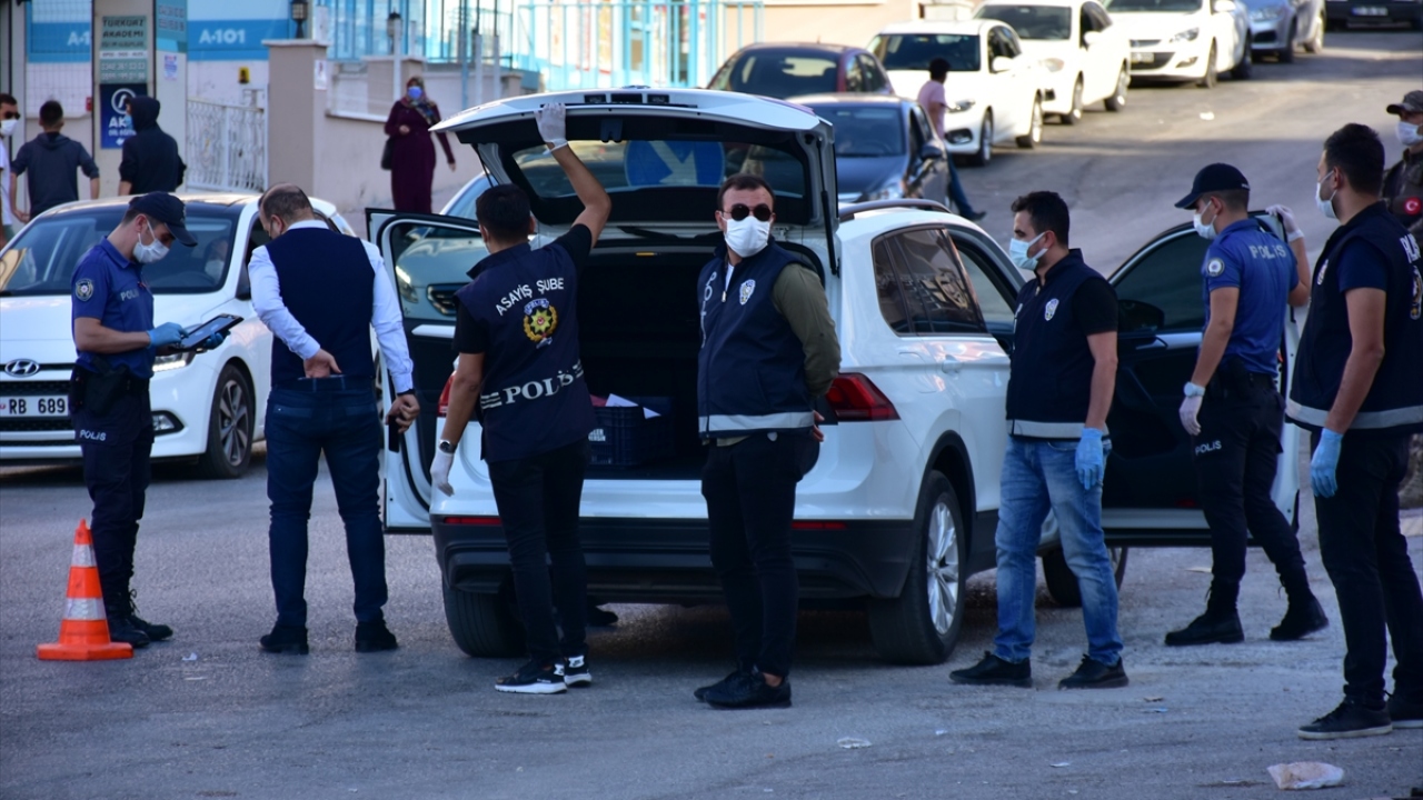 İncelemeler sırasında Narkotik Suçlarla Mücadele Şube Müdürü Bülent Polat ve Asayiş Şube Müdürü Tuncay Dölkeleş de yer aldı.