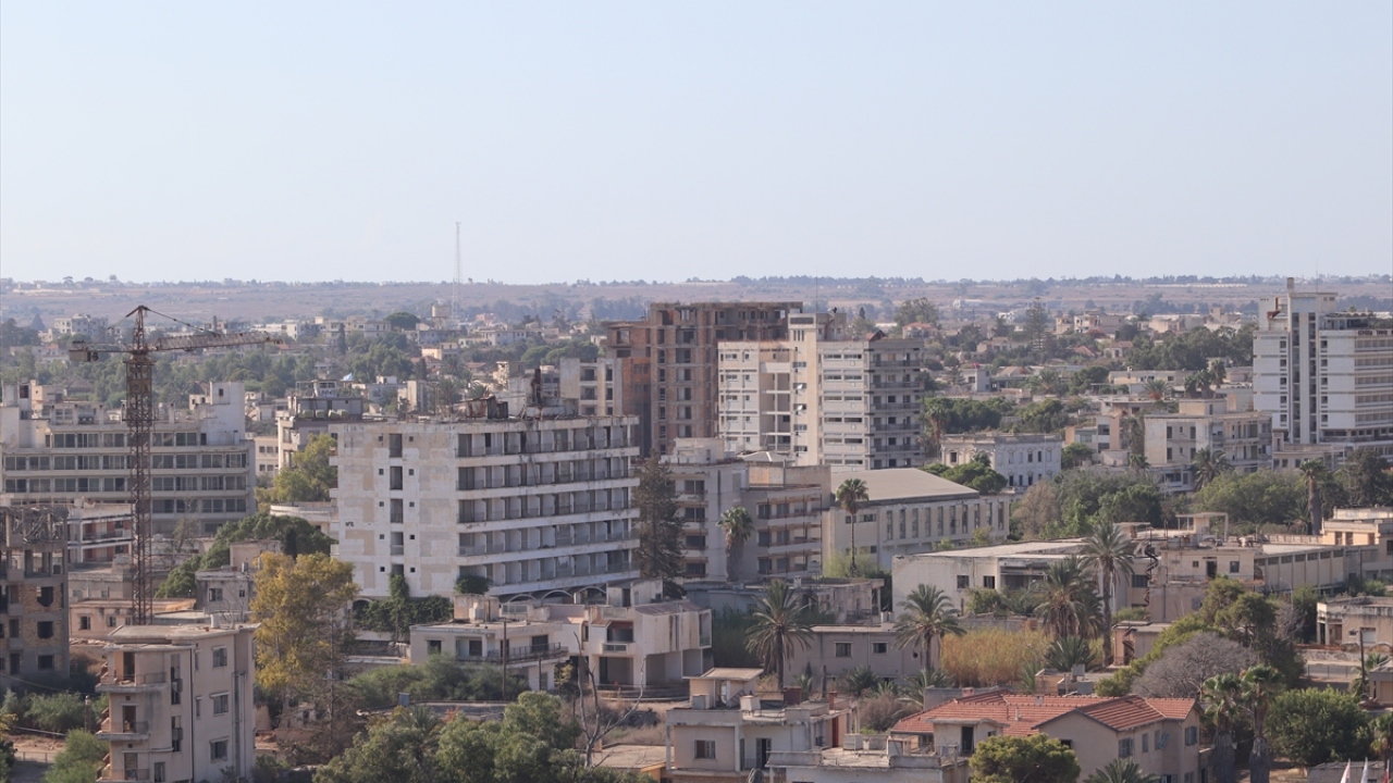 Dün akşam itibarıyla 18 bin 697 kişi Kapalı Maraş`ın açılan bölümlerine ziyarette bulundu.