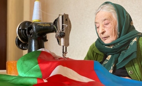 Laçin Ana diktiği bayraklar Karabağ'da dalgalansın istiyor