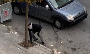 Hırsızlar kendilerini uyaranlara ataş atıp kaçtı