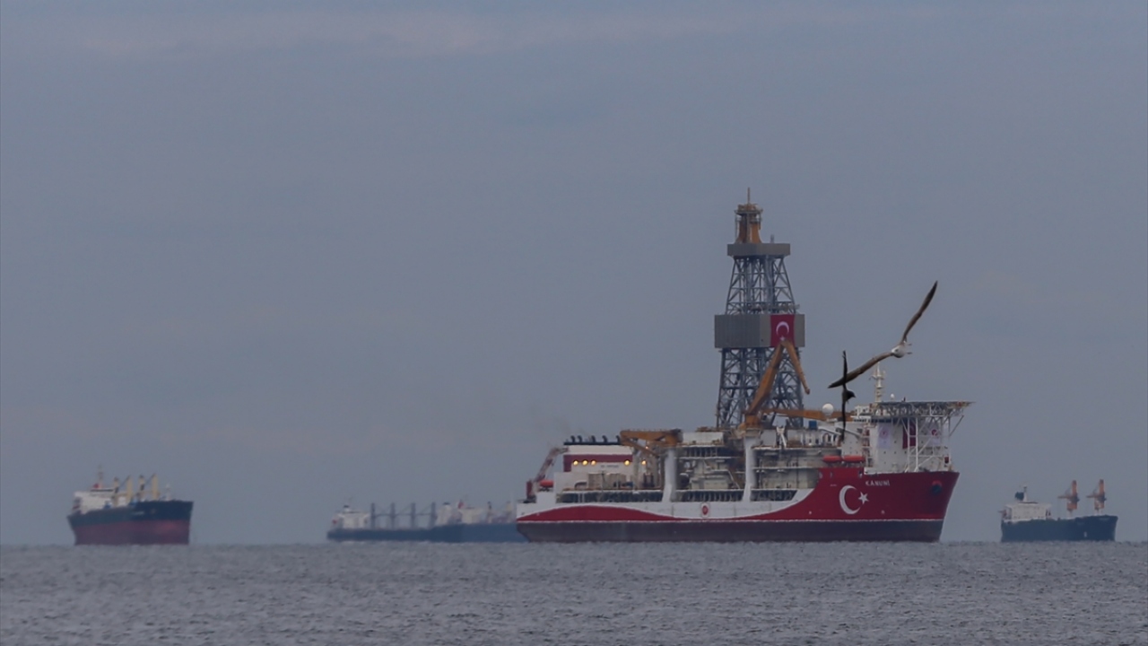 Mersin`in Taşucu Limanı`ndan 13 Ekim`de ayrılan, 227 metre uzunluğunda, 114 metre yüksekliğinde ve 42 metre genişliğindeki gemi, ortalama 8 mil hızla 16 Ekim`de Çanakkale`nin Bozcaada ilçesi açıklarına ulaşmıştı.