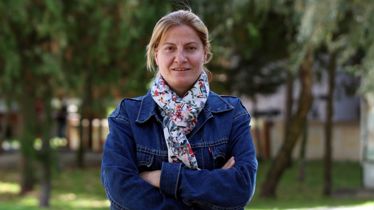 Kırklareli`nin İstasyon Mahallesi Muhtarı Naide Şanslı Özdemir, görevini sürdürüyor.