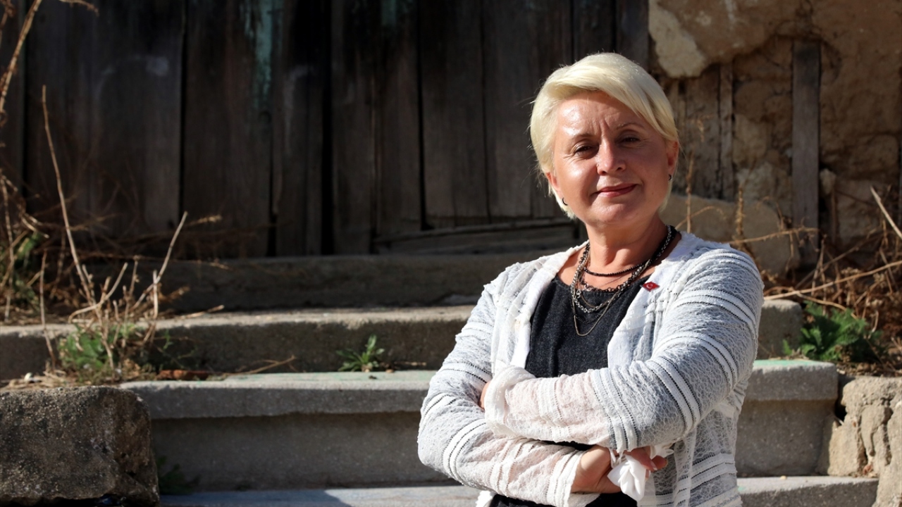 Kırklareli`nin Vize İlçesine bağlı Kızılağaç köy muhtarı Mürvet Kahraman, görevini sürdürüyor.