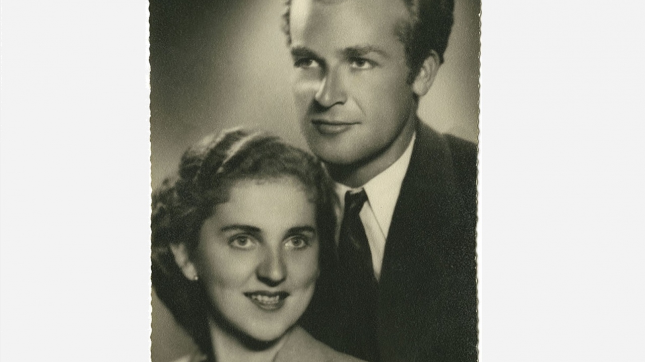 Aliya İzzetbegoviç eşi Halida ile birlikte. (Arşiv)