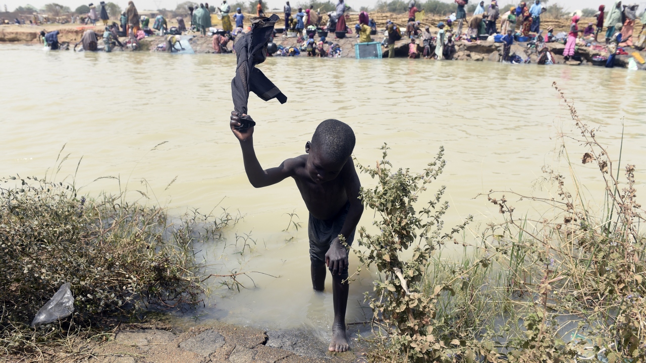 Nijerya`da sıtma vaka sayısındaki artışa, yağış mevsiminde oluşan su birikintilerindeki sivrisineklerin neden olduğu biliniyor.