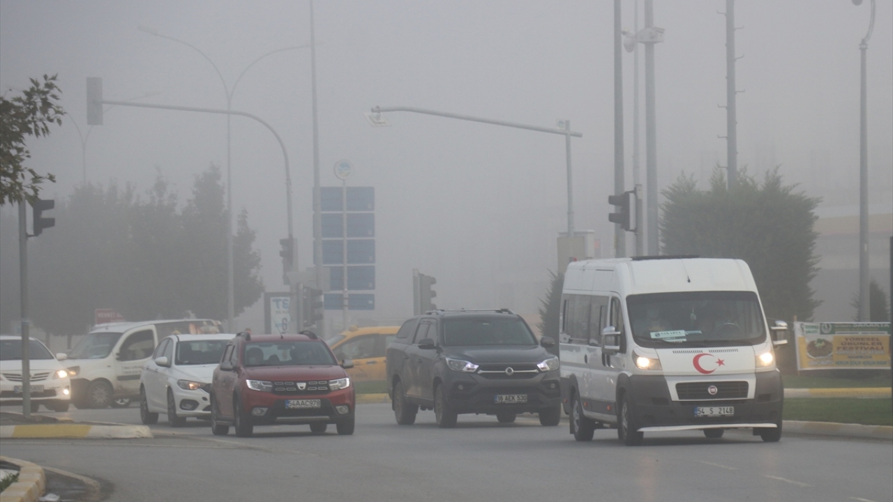 Trafik ekipleri, sürücüleri aşırı hız ve yakın takip yapmamaları konusunda uyardı. 
