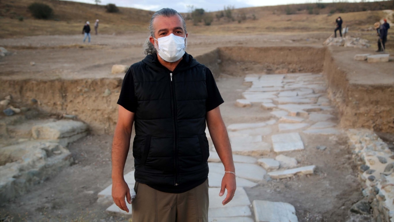 Yolun, kentin kamusal merkezine ulaşılması açısından önemli olduğuna işaret eden Gürdal, şöyle devam etti: