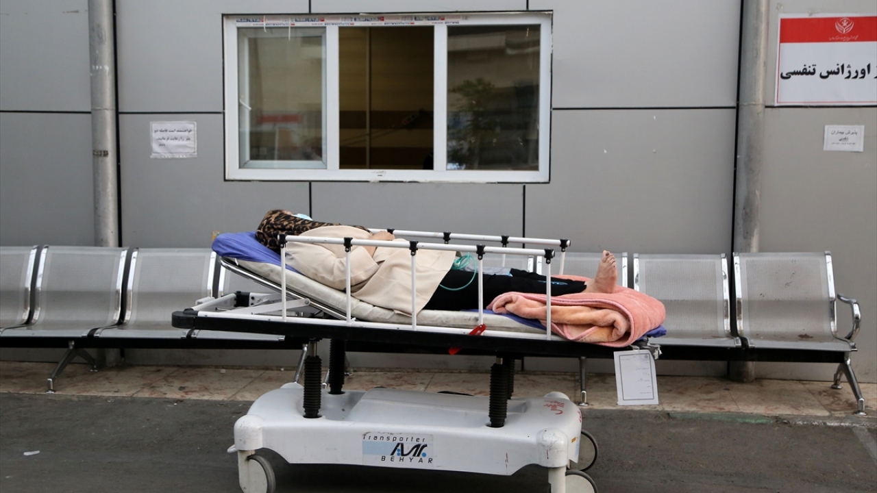 İran Sağlık Bakanı Said Nemeki, 22 Ağustos`ta yaptığı açıklamada, ülkede 164 sağlık çalışanının Covid-19 nedeniyle hayatını kaybettiğini ifade etmişti.