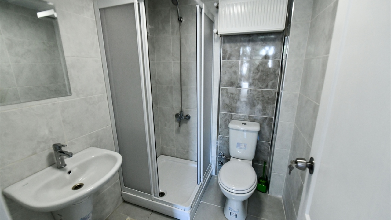 Modern görünüme kavuşan konutlar için başvurular online alınacak. Yoğun talep olması halinde Büyükşehir Belediyesi konutlar için noter huzurunda kura çekecek. 