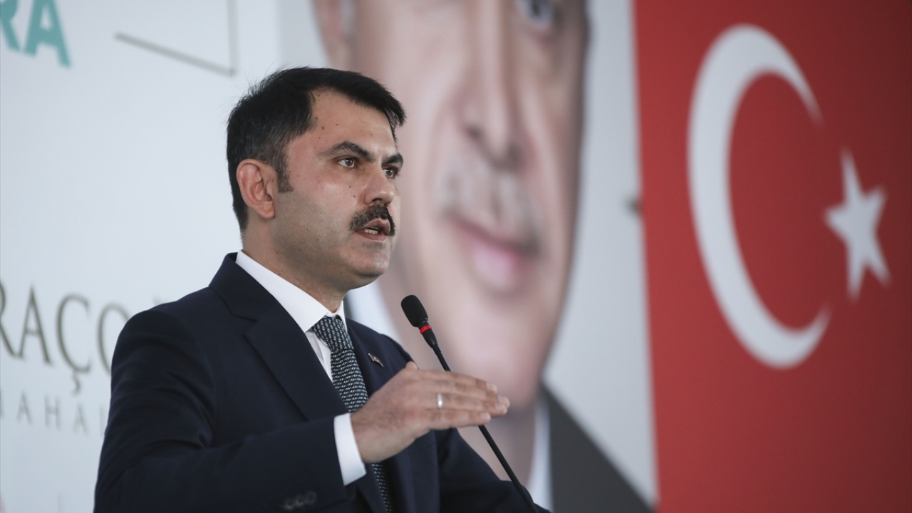 Saraçoğlu Mahallesi`nin 81 bin metrekare alan üzerinde, bitişik nizamda üretilen farklı tiplerde yapılardan oluşacağını aktaran Kurum, şu bilgileri verdi: