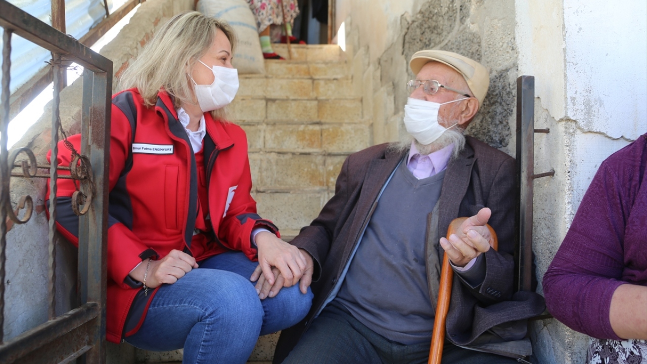 Enginyurt, gazetecilere yaptığı açıklamada, odunları çalınan Alişan dedenin durumunu basından öğrendiklerini ve en az kendisi kadar üzüldüklerini söyledi. 