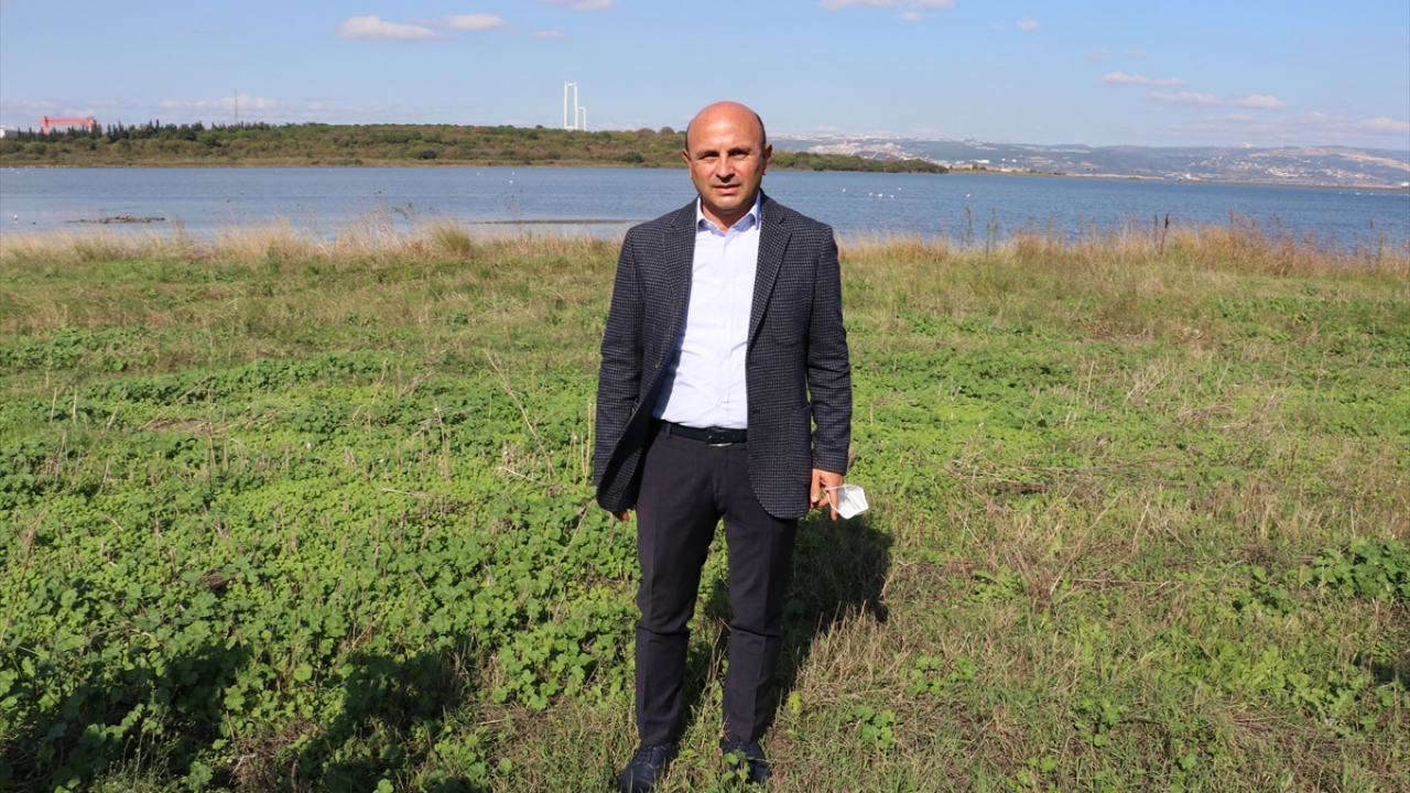 Altınova Belediye Başkanı Metin Oral, lagünün, Cumhurbaşkanı Recep Tayyip Erdoğan imzasıyla "kesin korunacak hassas alan" ilan edildiğini hatırlattı.