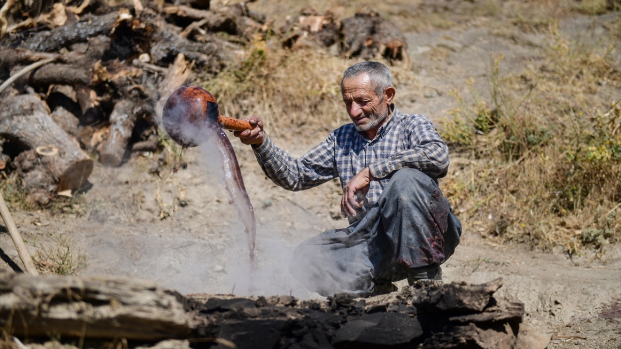 "Pekmezin mayası toprak"