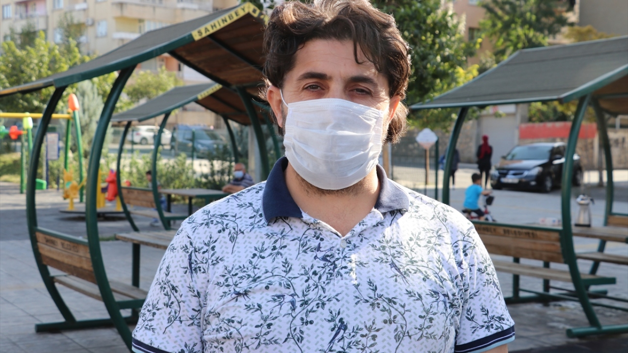 Esnaf Sabri Yıldırım da iş yerinin hemen karşısında görev yapan Atlağ`ın mahallenin sempatisini kazandığını belirtti.