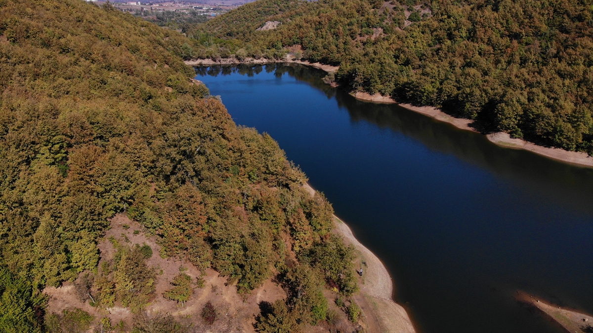 İl merkezine 30 kilometre uzaklıkta yer alan ilçe, özellikle hafta sonlarında doğaseverleri ağırlıyor.