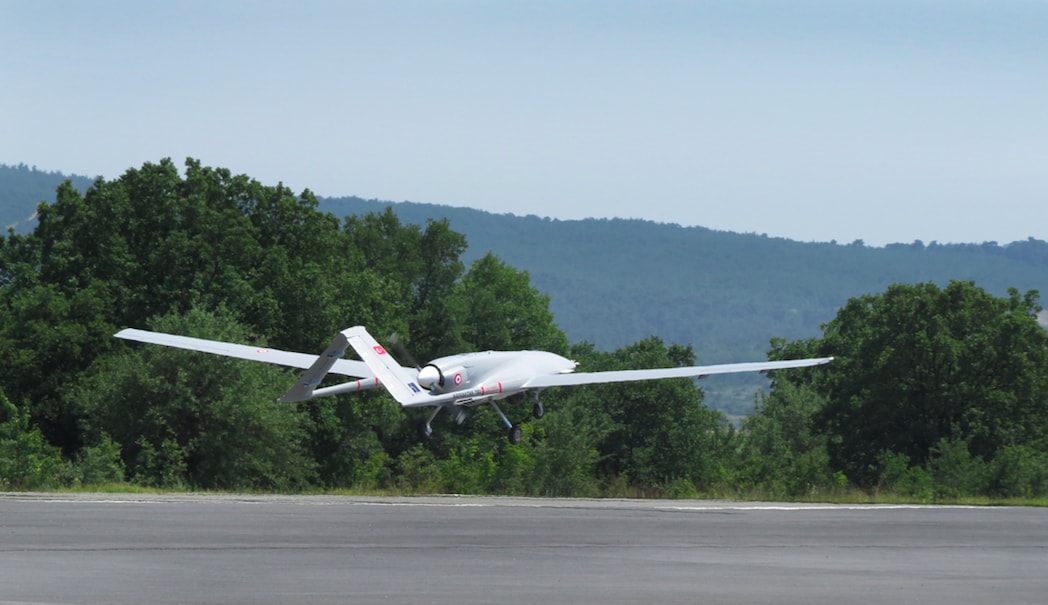 Türk SİHA`larından `geleceğin silahları` olarak övgüyle bahsetti. 