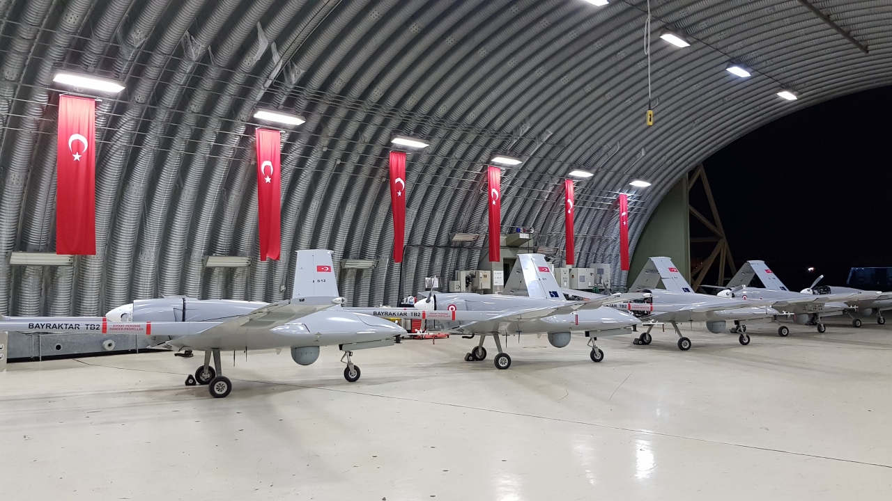 Ancak esas farkı ortaya çıkaran ve Karabağ`da başarıyı getiren silahların Türkiye`den alındığına dikkat çekti.