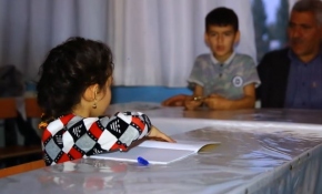 Okulda yaşayan Azerbaycanlı Garayeva ailesinin bir günü