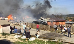 Bolu'da köyde çıkan yangında 12 ev küle döndü