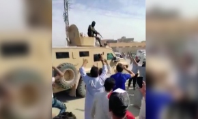 Terör örgütü PKK/YPG, Fransa'yı protesto eden sivillere ateş açtı