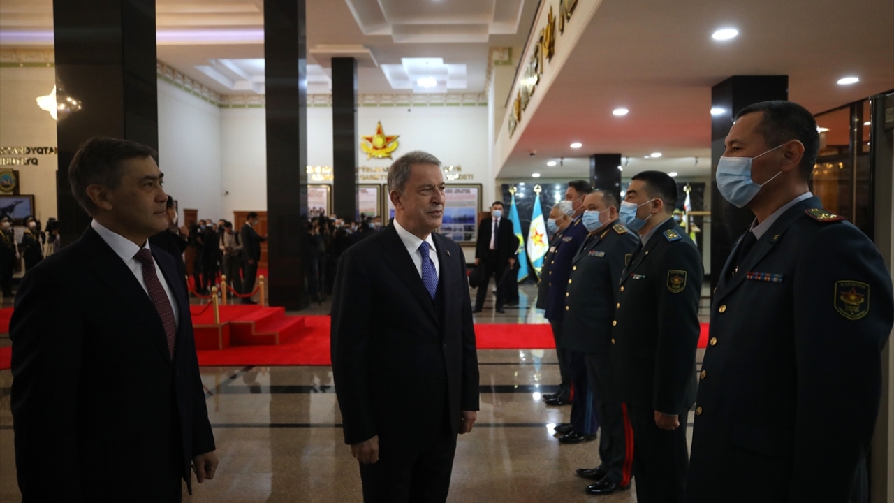 Kazakistan`da bulunmaktan duyduğu memnuniyeti dile getiren Akar, şunları söyledi: 