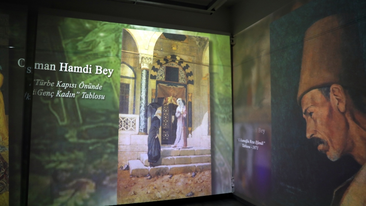 Türkiye`de müzeciliğin kurucusu sayılan, Tanzimat döneminde bilim, sanat, arkeoloji ve müzecilik anlamında da büyük atılımlar gerçekleştiren Osman Hamdi Bey, dünyada özellikle "Kaplumbağa Terbiyecisi" ve "Silah Taciri" eserleriyle tanınıyor.  