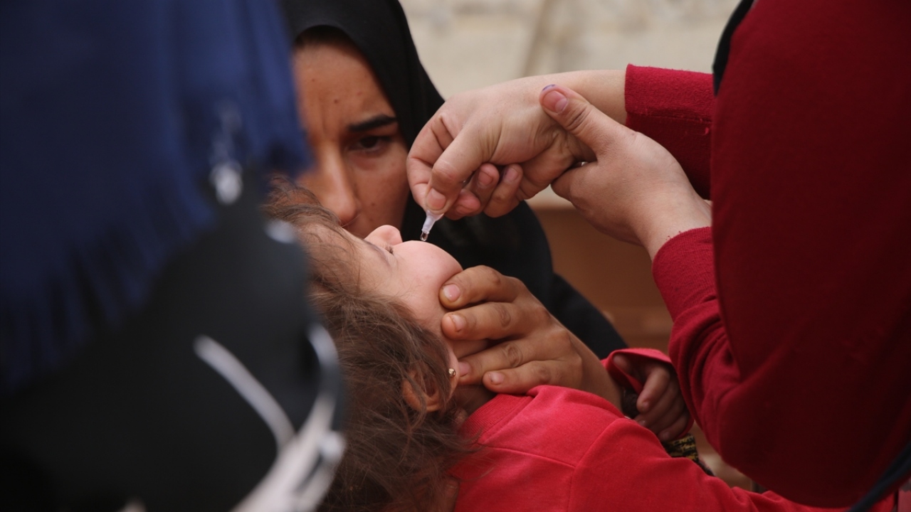 Yaklaşık 1 ay içerisinde tamamlanması beklenenen çalışma sonucunda, "çocuk felci" hastalığının önüne geçilmesi amaçlıyor. 