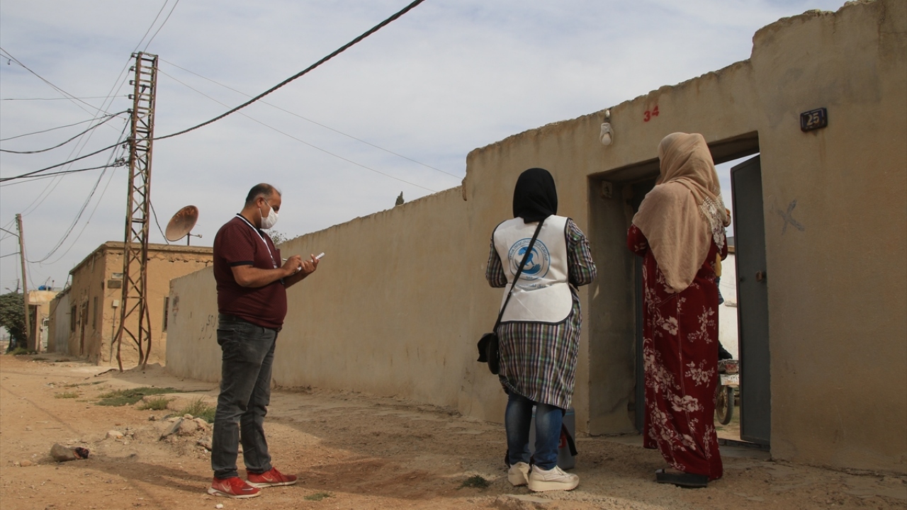 Rasulayn yerel meclisi Sağlık İşleri Sorumlusu Abdullah Osman, “Rasulayn, Tel Abyad kent merkezi ve kırsallarında yaklaşık 45 bin çocuğun bu aşı kampanyasından faydalanması planlanıyor.” dedi.