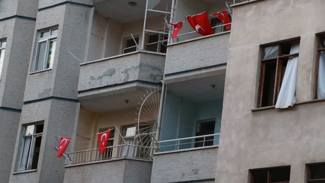 Hatay`ın İskenderun İlçesi Fener Caddesi`nde dün meydana gelen patlama sonrası 2 terörist etkisiz hale getirilmişti.