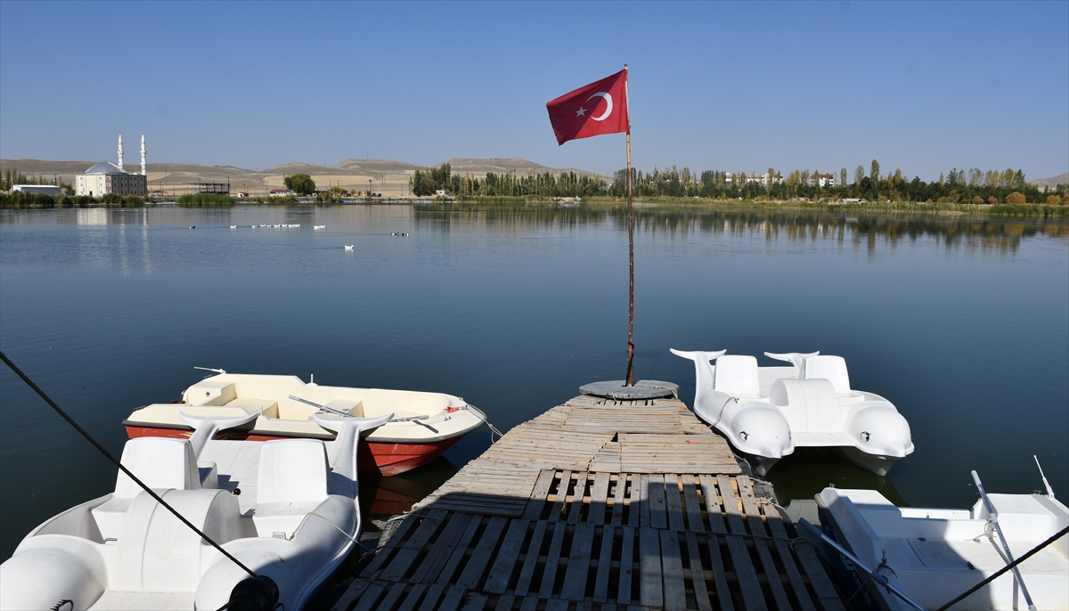 Yaklaşık 30 yıl sonra Ulaş Belediyesi ve Devlet Su İşlerinin (DSİ) imkanlarıyla Tecer Irmağı`ndan yapılan 10 kilometre uzunluğundaki kanalla göle su taşındı.