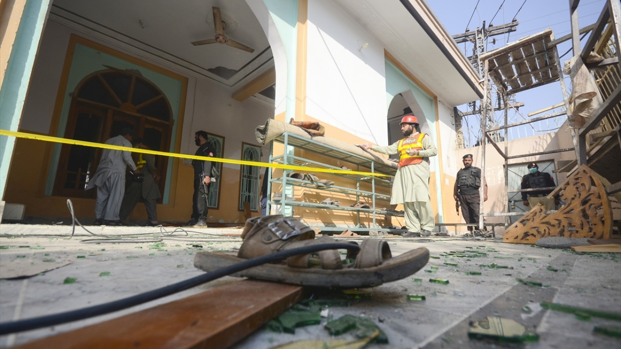 Pakistan basınındaki haberlere göre, eyaletin Peşaver bölgesinde bir medresede ders sırasında patlama meydana geldi.