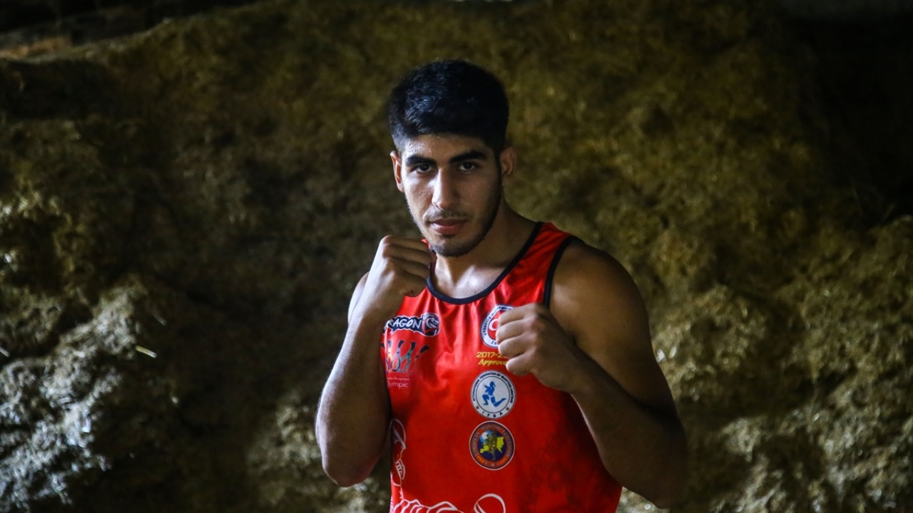 Mehmet Ali Meriç, muaythai sporuyla gençlerin düzenli çalışması ve şampiyonluğa inanmaları gerektiğini belirterek, sporcuların sosyal hayatlarından ödün vermeleri gerektiğine vurgu yaptı