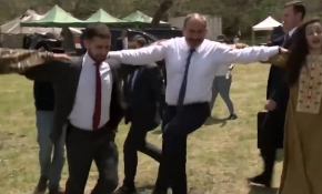 Paşinyan, 'hezimet halayı' ile gündemde