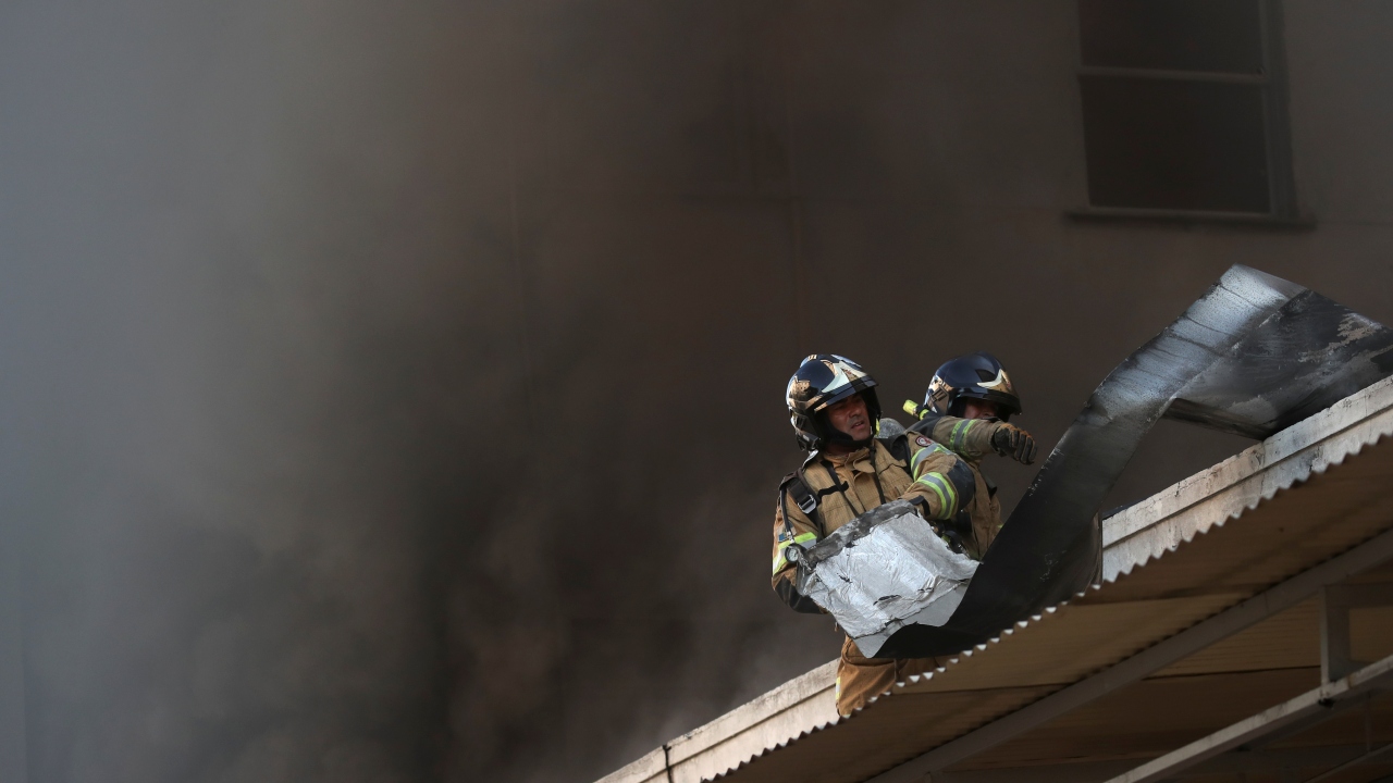 Nedeni henüz belirlenemeyen yangının yaklaşık 400 yataklı binanın bodrum katında çıktığı ve oradan yayıldığı açıklandı.