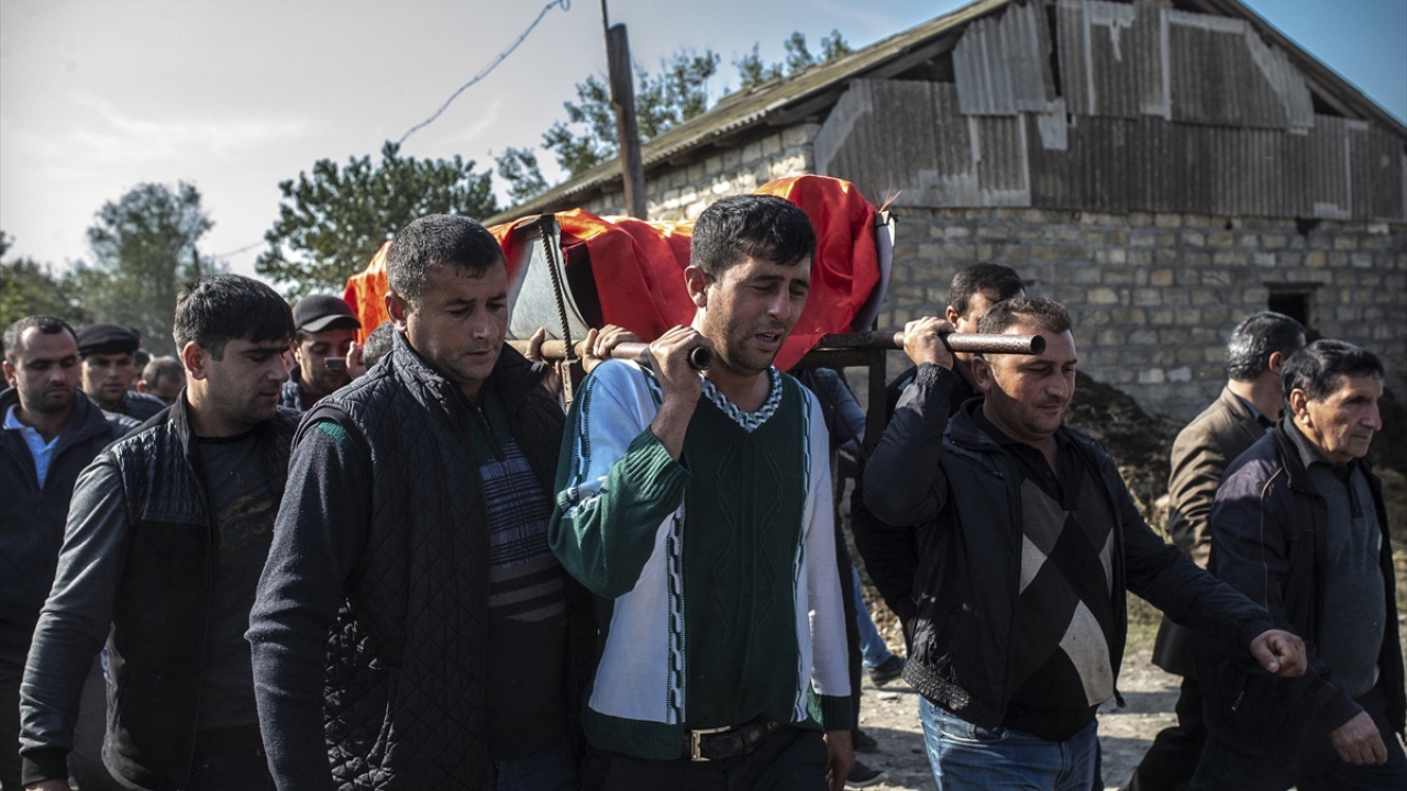 ABD`nin Azerbaycan ile Ermenistan`ın üzerinde anlaştığını açıkladığı, Dağlık Karabağ`da insani amaçlı geçici ateşkes 26 Ekim`de yerel saatle 08.00`de yürürlüğe girmişti.