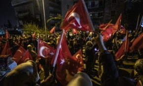 STK'lardan Fransa'ya büyükelçilik önünde kınama