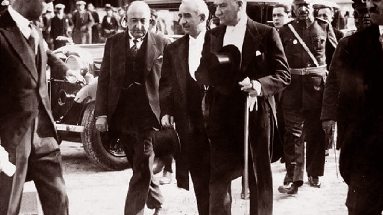 İsmet Paşa, Ali Fuat Paşa, Halit Paşa, Kemalettin Sami Bey`in de yer aldığı akşam yemeğinde yaşananları Mustafa Kemal Paşa, Nutuk`ta şöyle anlattı: