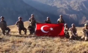 Komandolar Kato'dan Cumhuriyet mesajı gönderdi