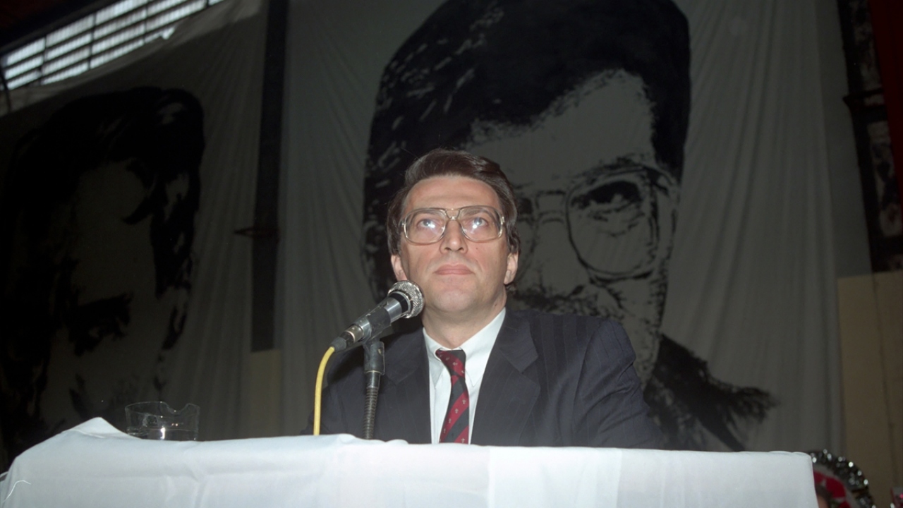 10 Mart 1991`de Anap Genel Başkan adayı Yılmaz, Anap Çankırı İl Kongresinde konuşma yaptı. (Arşiv)