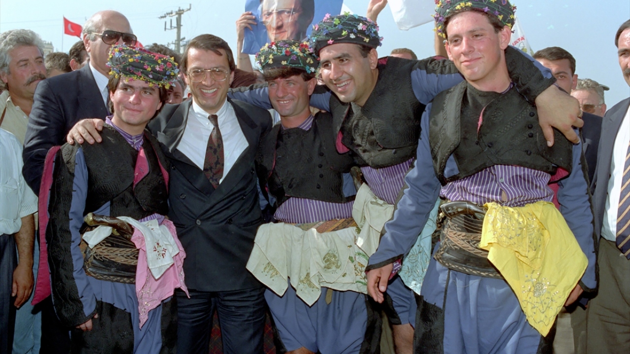 1 Ekim 1991`de Başbakan Yılmaz, Ürkmez Barajı`nı törenle hizmete açtı. (Arşiv)