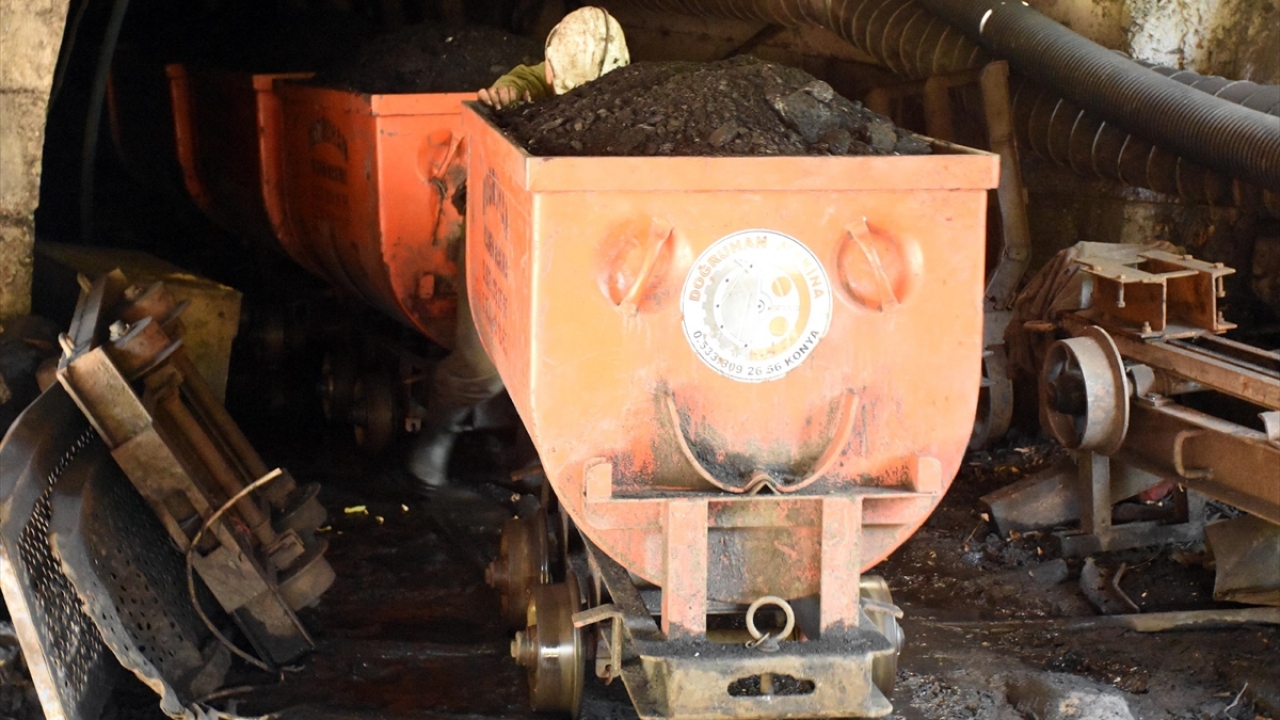 TTK Genel Müdürlüğü verilerinden derlediği bilgiye göre, Karadon, Kozlu, Üzülmez, Amasra ve Armutçuk maden ocaklarında üretilen taş kömürü, Çatalağzı Termik Santrali`nin yanı sıra demir çelik fabrikaları, kamu kurum ve kuruluşlarıyla vatandaşlara satılara