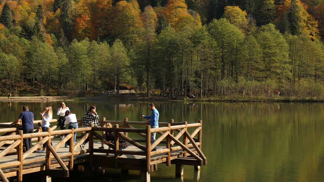 Ankara`dan gelen Özgür Bilgin, yaptığı açıklamada, Karagöl`ün, Artvin`in olmazsa olmazı olduğunu söyledi.