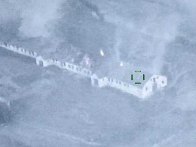 Azerbaycan, Ermenistan'a ait mühimmat depolarını imha etti