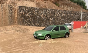 Güneydoğu'da bazı ev ve iş yerlerini su bastı