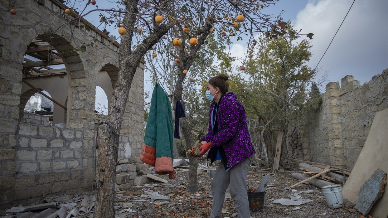 Türk halkına minnettar olduklarını söyleyen Guliyeva, "Sağ olsun Erdoğan. Kardeş gibi, ata gibi minnettarız onlara." dedi.