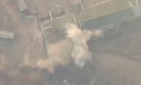 Azerbaycan ordusu, Ermenistan'a ait kışlayı vurdu