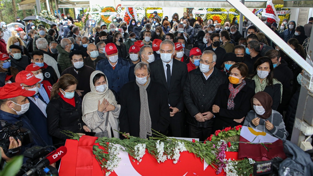 Timur Selçuk son yolculuğuna uğurlandı TRT Haber Foto Galeri